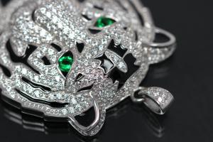 aLEm Pendant Tiger of Jungle 925/- Silver rhodium plated with white and green emerald Zirconia,
