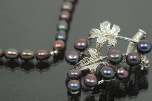 aLEm Freshwater Pearl Necklace 