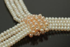 aLEm Freshwater Pearl Necklace 