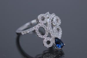 aLEm Ring Königliches Blumenmeer - Royal Sea of Blossoms mit blauen und weißen Zirkonia 925/- Silber  rhodiniert