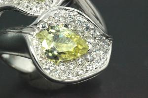 aLEm Ring Glitzernde Blätter - Glittering Leafs 925/- Silber rhodiniert mit weißen/peridotfarbenen Zirkonia